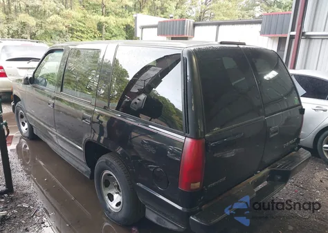 1999 Chevrolet Tahoe C1500 из США, поврежденный, VIN 1GNEC13RXXR153785